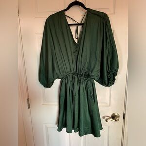 Talulah emerald dress size M